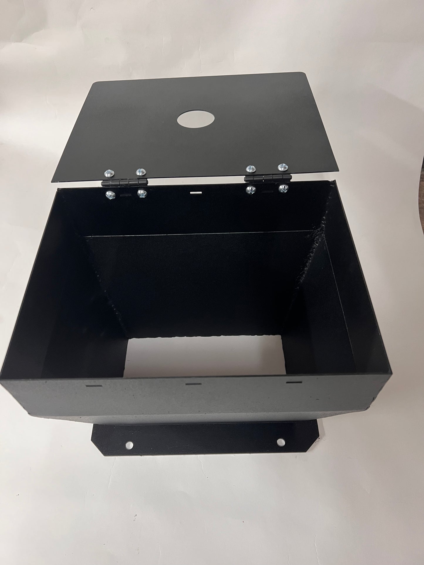 SHREDDER FULLY BUILT WITH HOPPER - 21 x 5MM 3 BLADE ROTATING SHEAR CUTS PLUS 6MM SIEVE with HOPPER