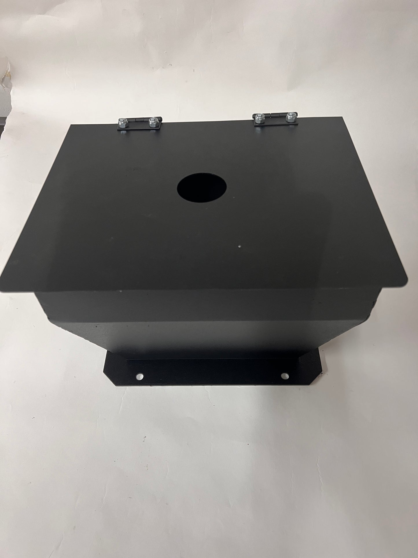 SHREDDER FULLY BUILT WITH HOPPER - 21 x 5MM 3 BLADE ROTATING SHEAR CUTS PLUS 6MM SIEVE with HOPPER