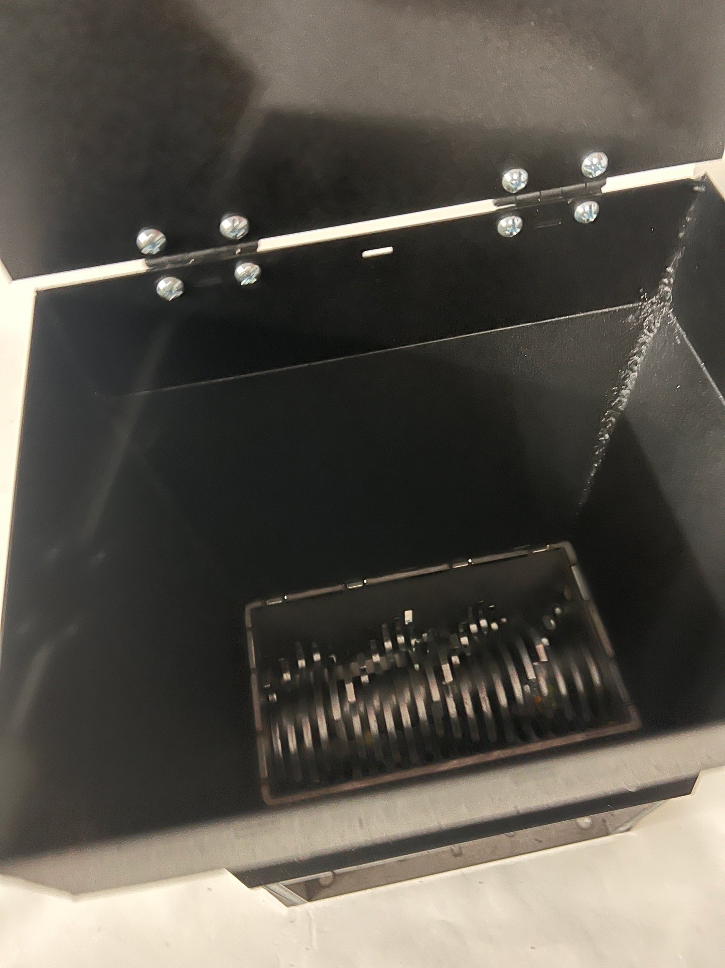 SHREDDER FULLY BUILT WITH HOPPER - 21 x 5MM 3 BLADE ROTATING SHEAR CUTS PLUS 6MM SIEVE with HOPPER