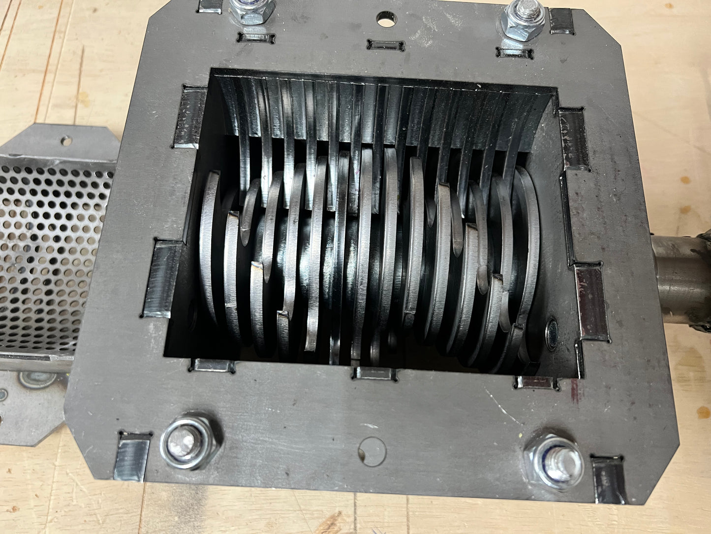Hand Crank Shredder Unit. – Precious Plastic New York USA
